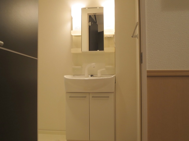 洗面設備　綺麗な洗面台で身支度もはかどります♪