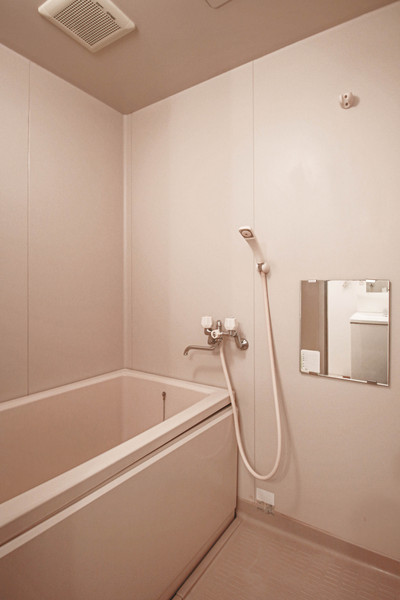 バス・シャワールーム　同じ建物の別のお部屋