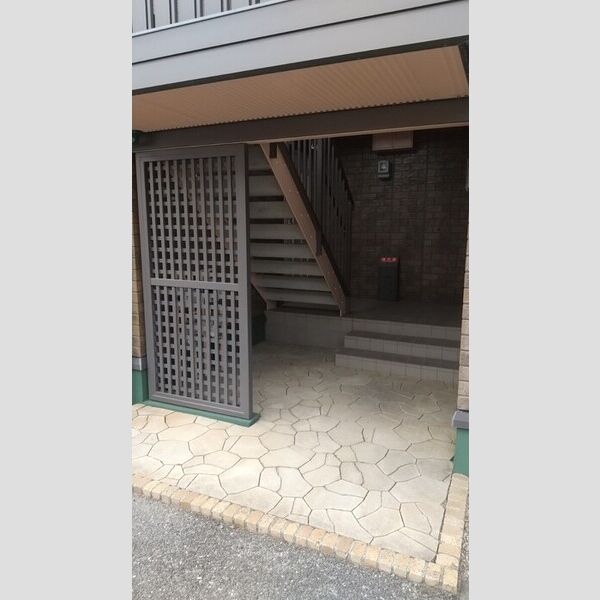 エントランス　階段室
