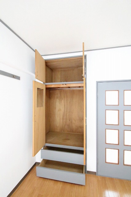 収納　同物件別号室のものです。