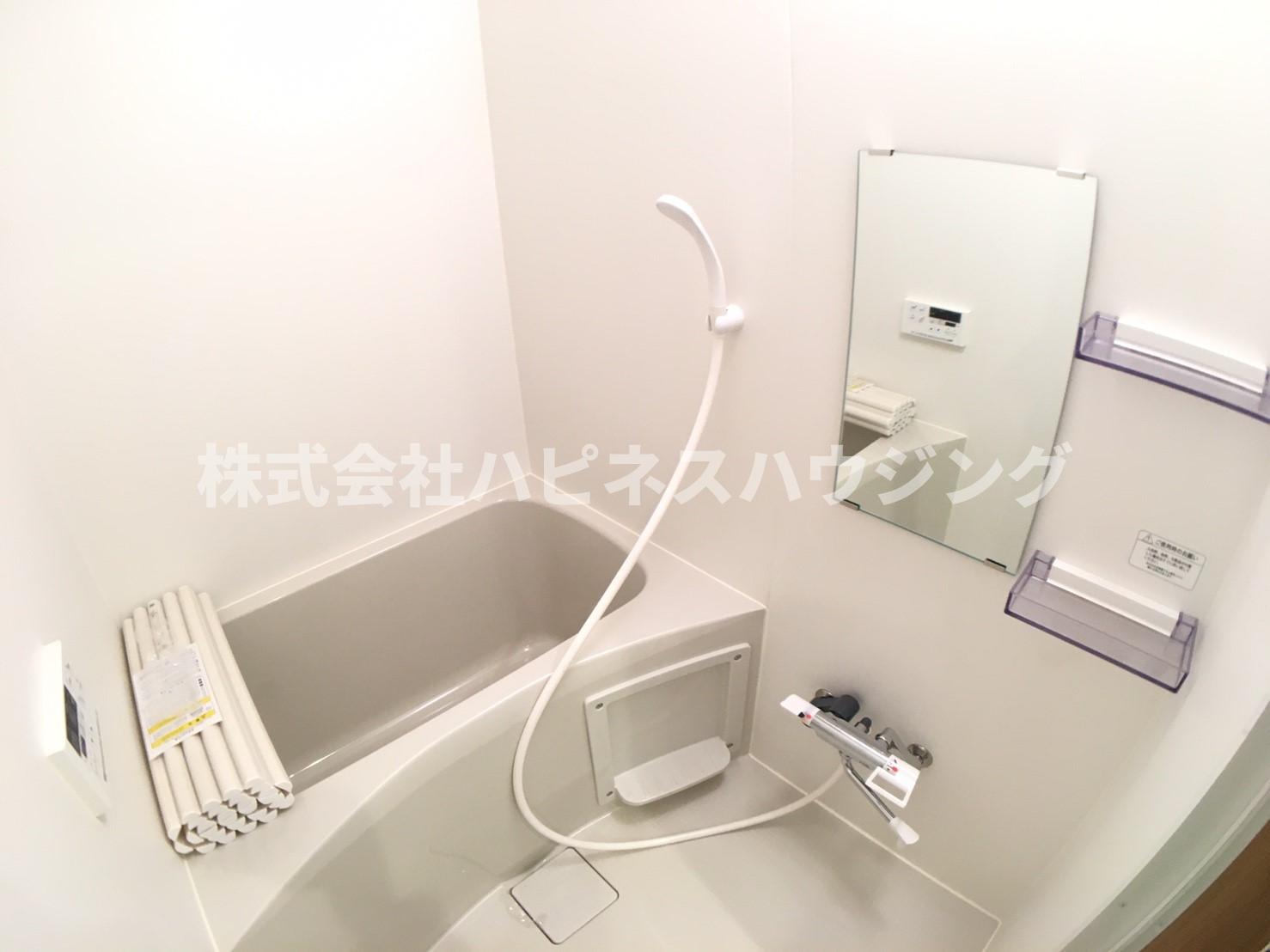 バス・シャワールーム　※反転タイプの写真です