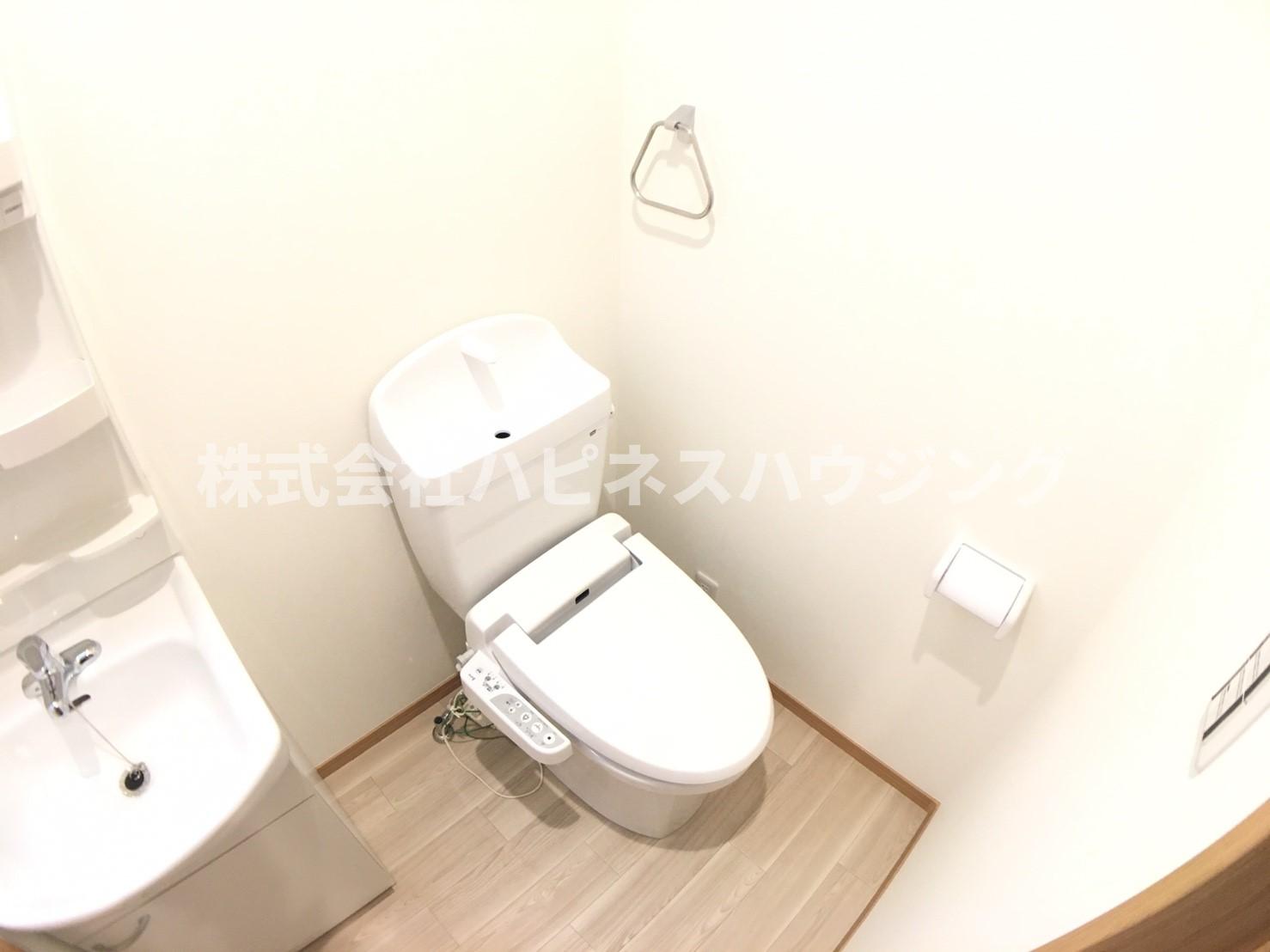 トイレ　※反転タイプの写真です