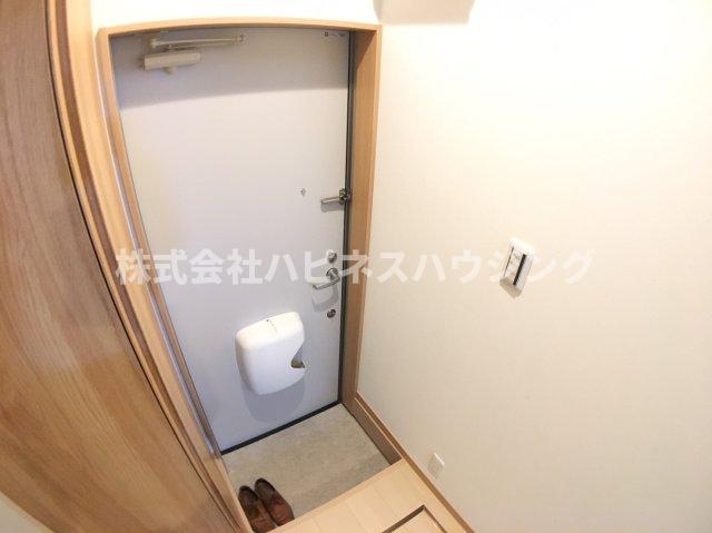 玄関　※反転タイプの写真です