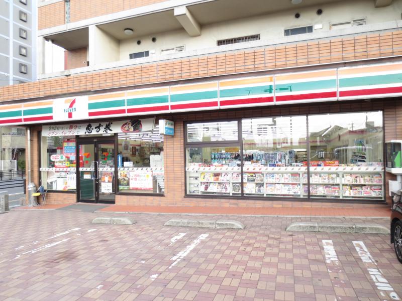 コンビニ　セブンイレブン 博多馬出5丁目店（コンビニ）まで258m