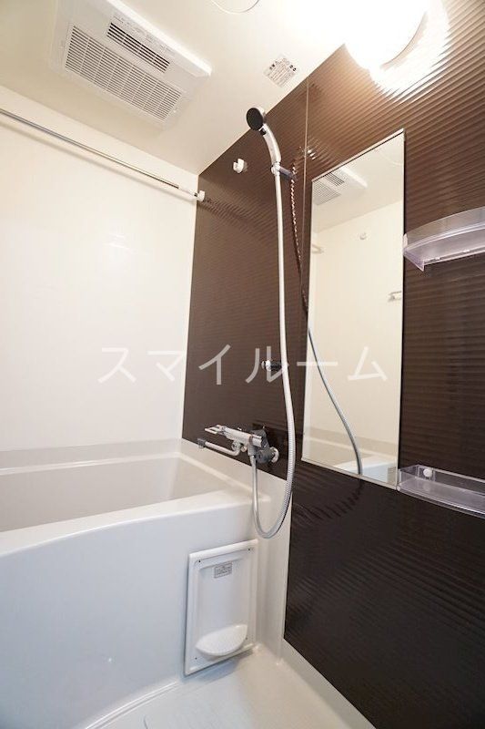 バス・シャワールーム　別部屋参考写真となります。