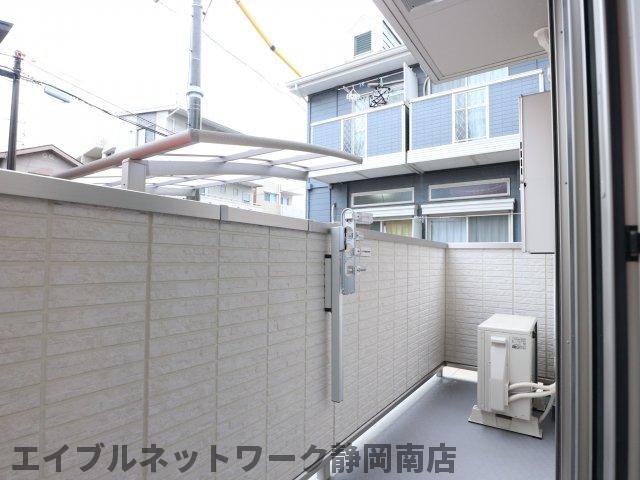 バルコニー　バルコニーからの眺めを楽しみながら食事をしませんか