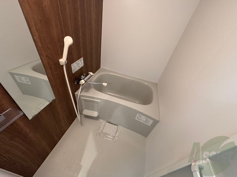 バス・シャワールーム　お風呂になります。一日の疲れを癒してくださいね。