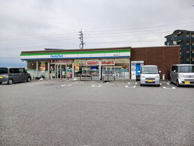 コンビニ　ファミリーマート福岡元岡店（コンビニ）まで210m