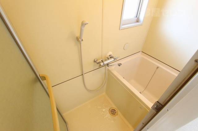 バス・シャワールーム　別号室の写真になります