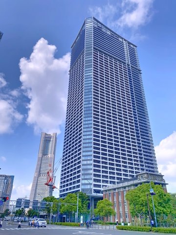 建物外観　駅直結のタワーマンション。