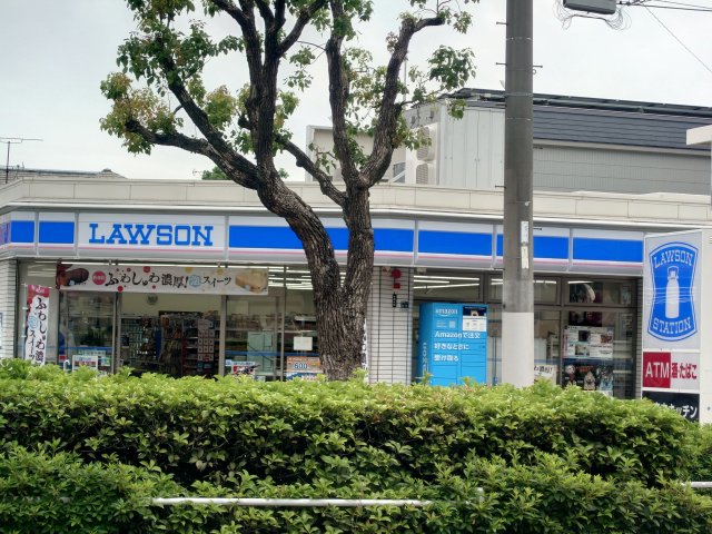 コンビニ　ローソン　神戸御影郡家一丁目店（コンビニ）まで334m