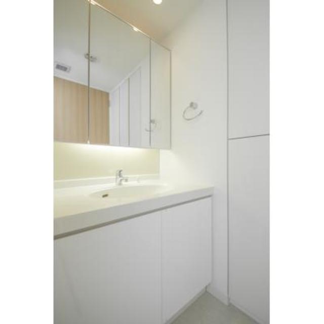 洗面設備　※写真は同タイプ住戸です。