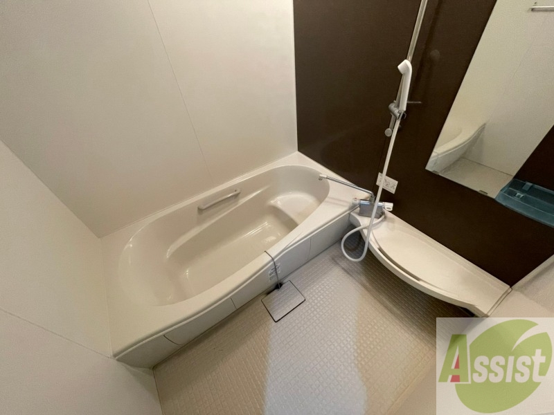 バス・シャワールーム　お風呂になります。一日の疲れを癒してくださいね。