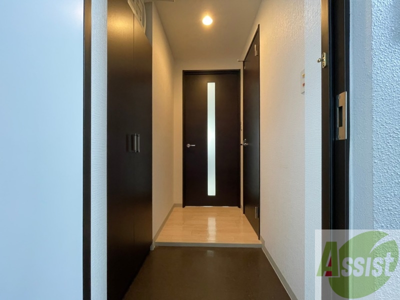 玄関　玄関の様子です。明るい印象ですね。気分もあがりそう。