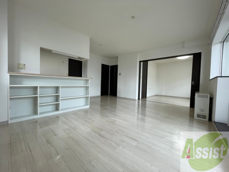 居室・リビング　広くてキレイなＬＤＫが広がっていて、充実した生活が送れそう。