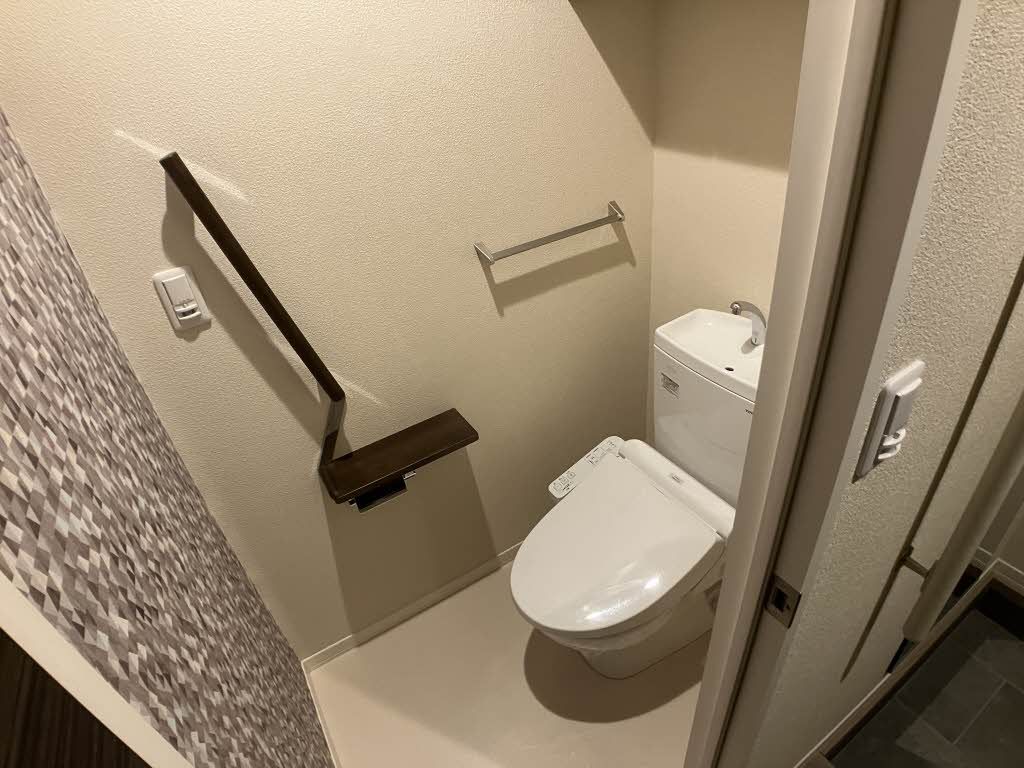 トイレ　トイレ