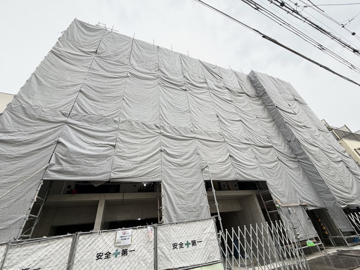 建物外観　建築中