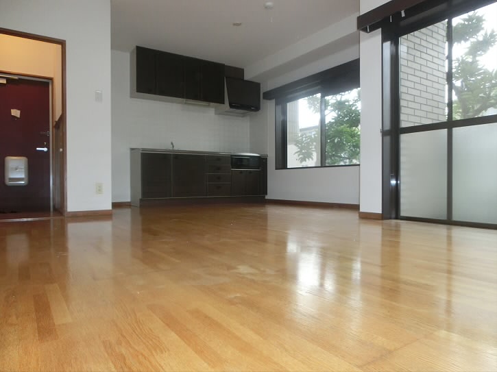 玄関　※別号室の参考写真となります