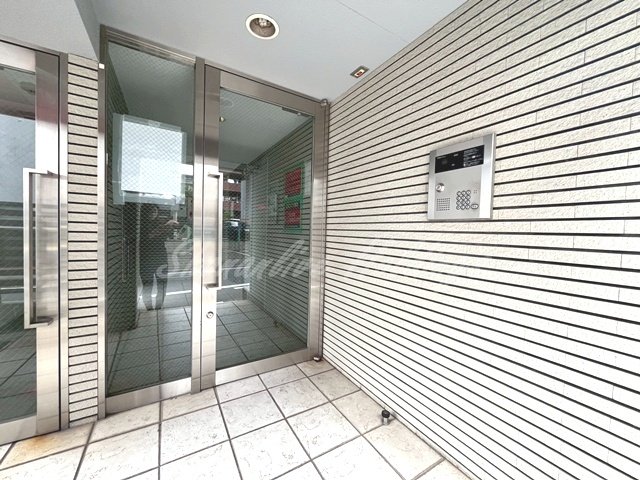 エントランス　メールボックスで郵送物安心♪