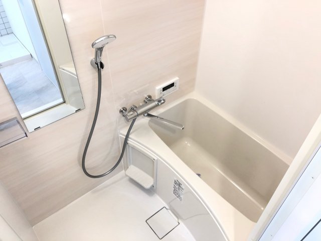 バス・シャワールーム　シンプルで清潔感のある浴室です！