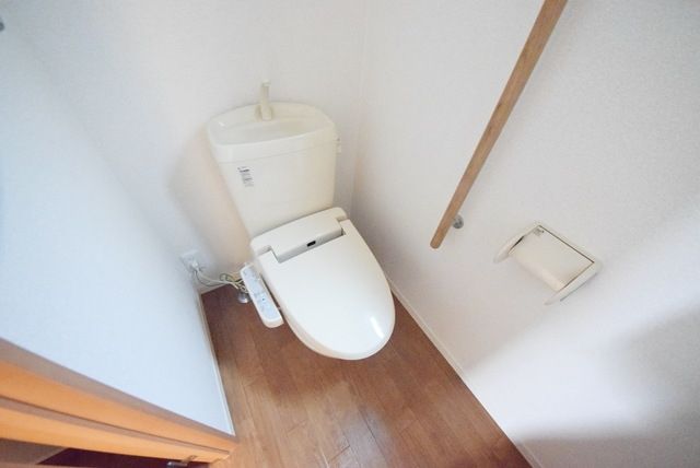 トイレ　ウォシュレット完備