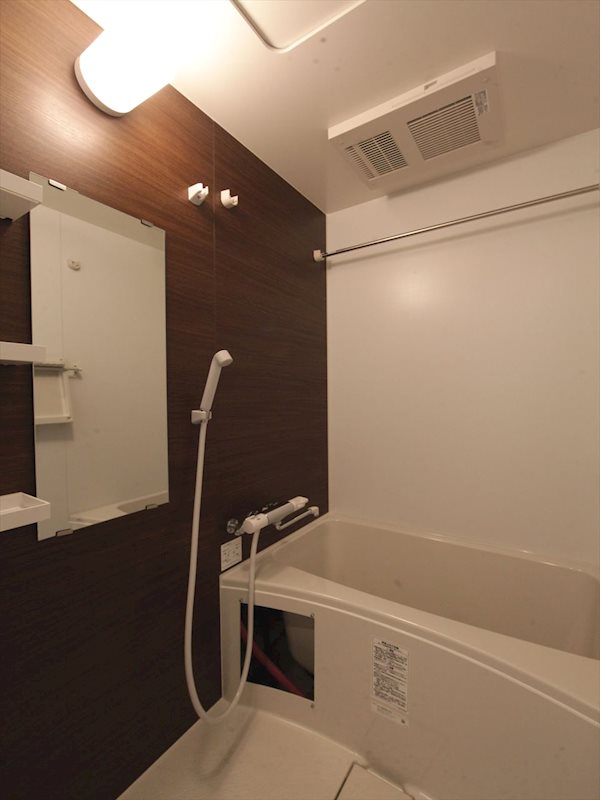 バス・シャワールーム　浴室暖房乾燥機能付バス