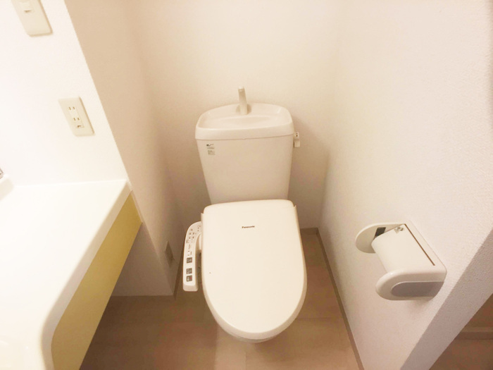 トイレ　温水洗浄暖房便座