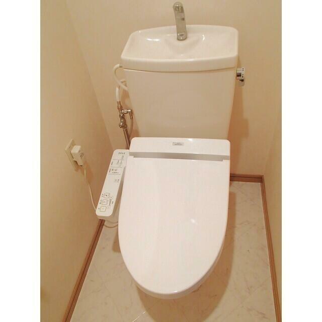 トイレ　温水洗浄暖房便座