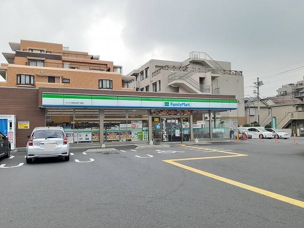 コンビニ　ファミマ　さいたま鈴谷4丁目店（コンビニ）まで240m