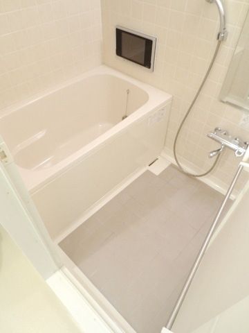 バス・シャワールーム　★追炊き付のお風呂です　※浴室テレビの視聴サービスは終了し…