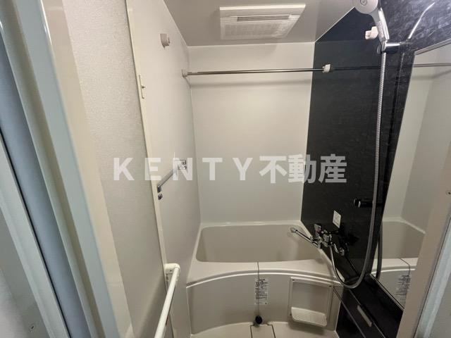 バス・シャワールーム　コンパクトで使いやすいお風呂です