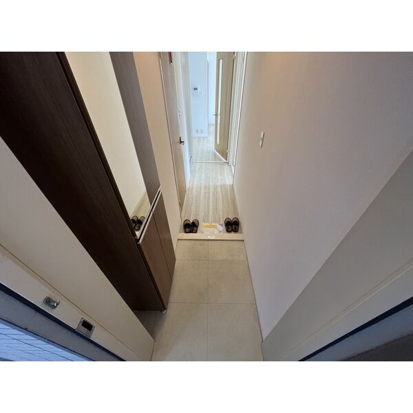 玄関　※同施工会社のイメージ写真※