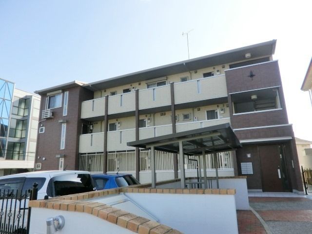 建物外観　2017年2月築の綺麗なアパートです