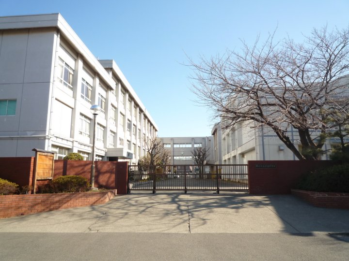 中学校　藤沢市立村岡中学校（中学校）まで492m