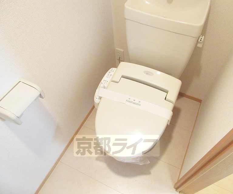 トイレ　ウォシュレット付きです。