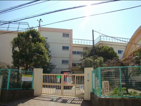 小学校　杉並区立杉並第六小学校（小学校）まで174m