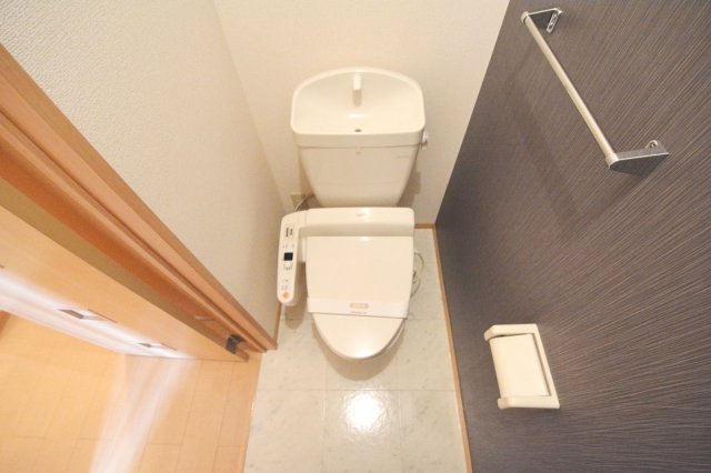 トイレ　温水洗浄便座付きでおすすめ！