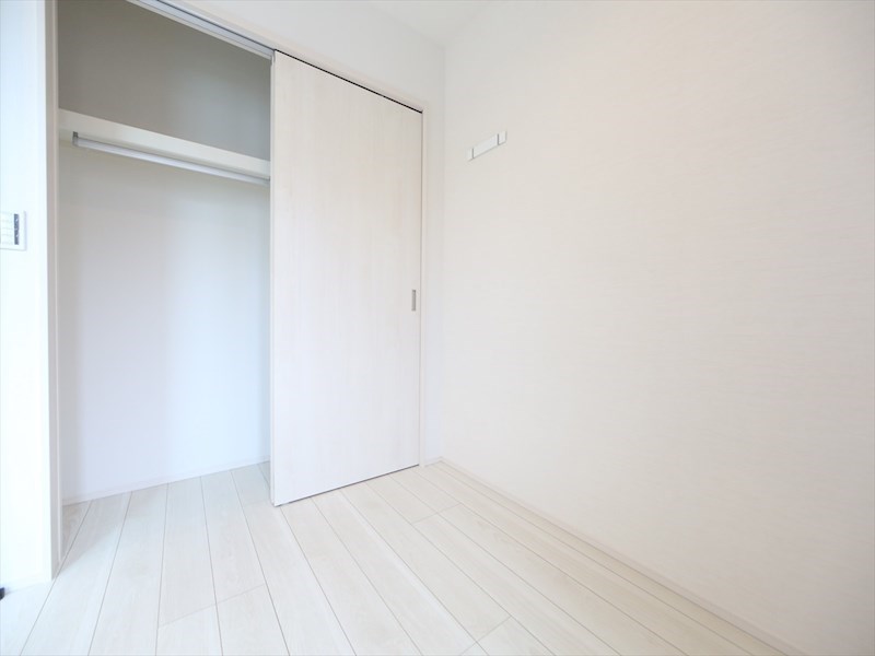 その他部屋・スペース　洋室2.6帖　クローゼット付（収納充実してます）　同仕様写真