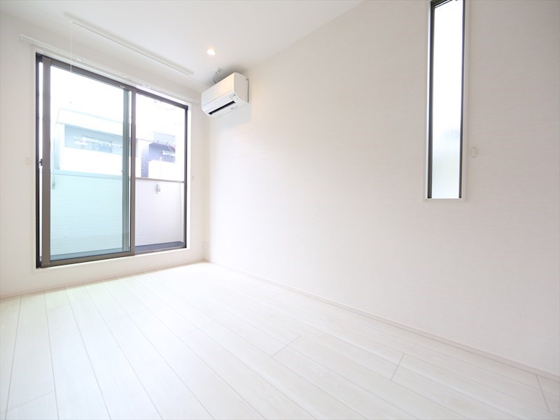 バルコニー　ＬＤＫ8.4帖　エアコン完備　バルコニー　同仕様写真