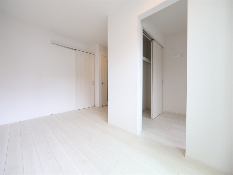 居室・リビング　ＬＤＫ8.4帖　エアコン完備　バルコニー　同仕様写真