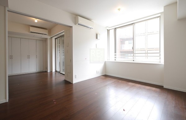 居室・リビング　※別部屋の参考写真です。