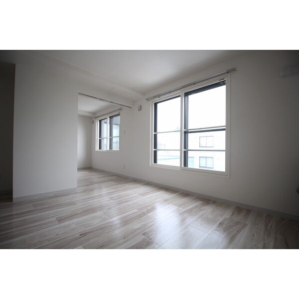 居室・リビング　☆白基調の明るいリビング☆