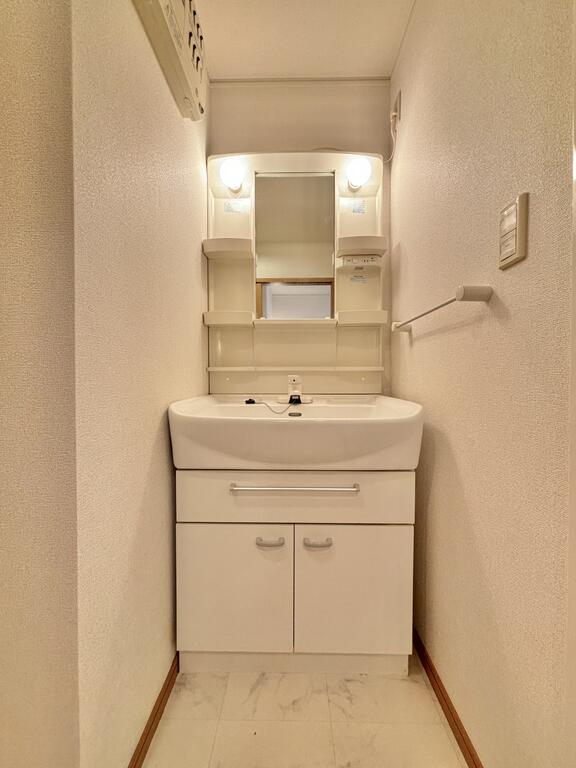 洗面設備　類似物件参照