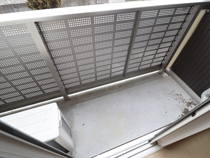 バルコニー　陽当たり良好なバルコニーです