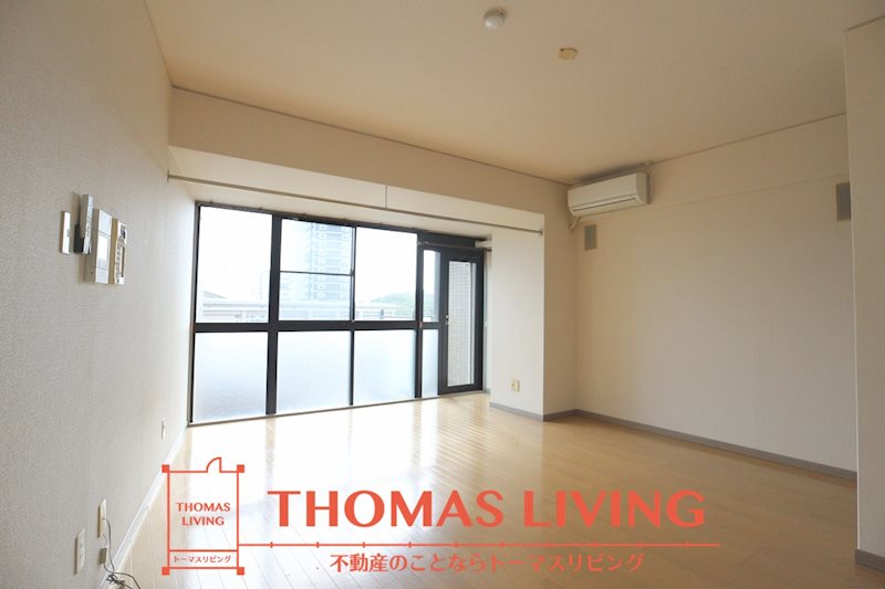 居室・リビング　実際の写真を準備中の為、同じ建物の別室写真です。参考下さい。