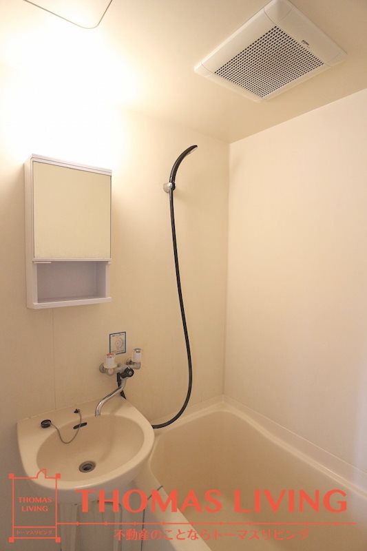 バス・シャワールーム　実際の写真を準備中の為、同じ建物の別室写真です。参考下さい。