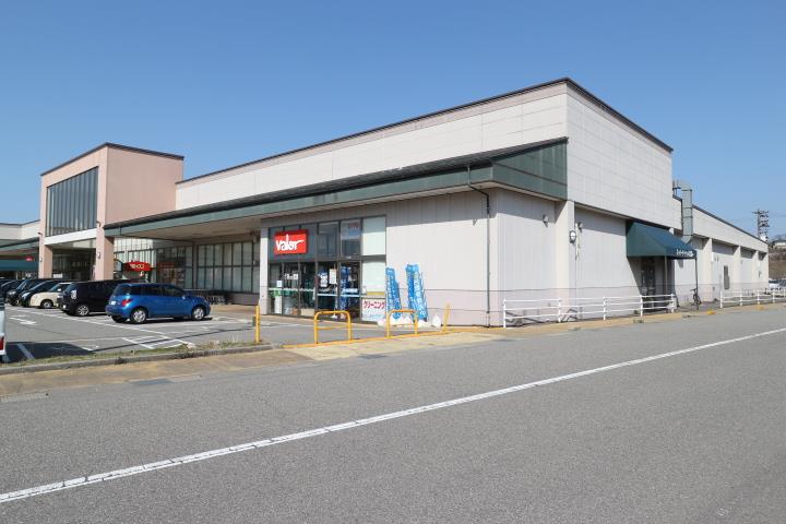 スーパー　バロー金沢大桑店（スーパー）まで624m