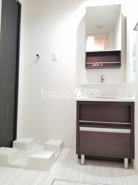 洗面設備　シャンプードレッサー！ゆったりとした脱衣スペース♪