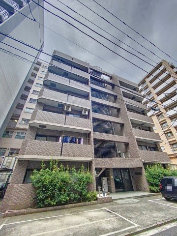 建物外観　外壁タイル貼のマンションです