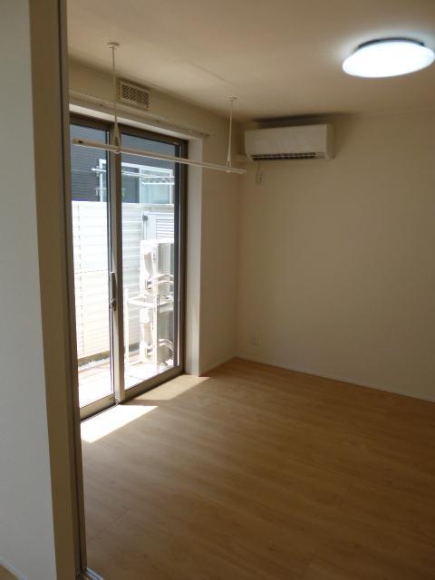 居室・リビング　スタンダードな洋室です